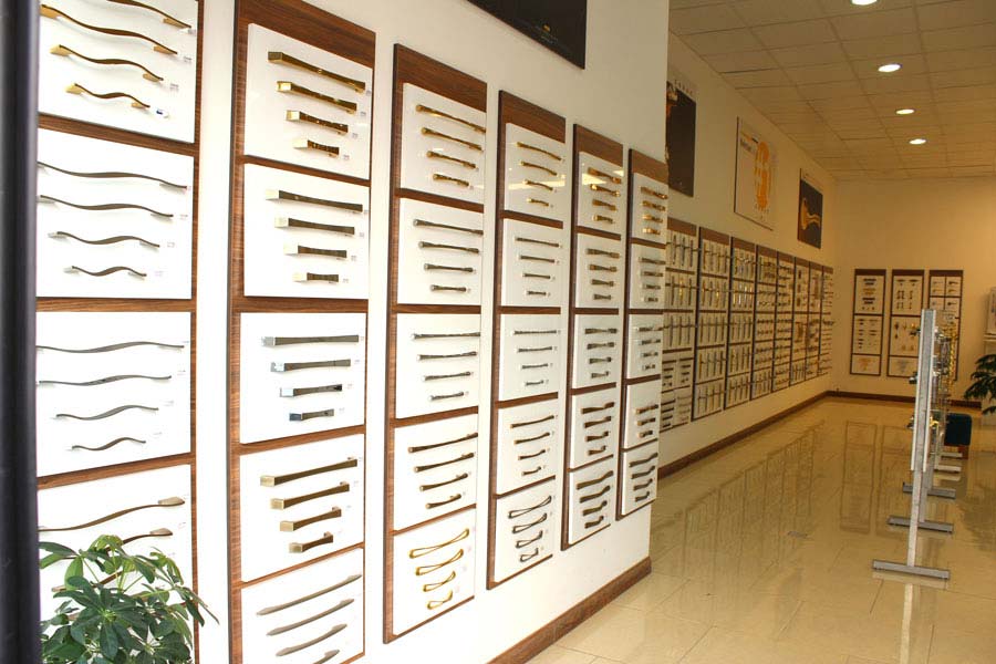 یراق‌آلات کابینت آشپزخانه