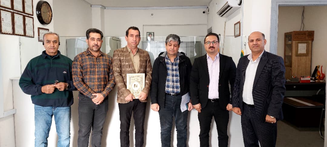 جلسه تحویل و تحول اتحادیه صنف کابینت سازان شیراز از هیات مدیره قبل به هیات مدیره جدید در روز چهارشنبه 5 آذر ماه 1404 با حضور مسئول امور اتحادیه های اتاق اصناف مرکز استان فارس جناب آقای صوفی